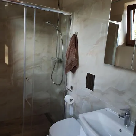 Holiday home Wakacyjny Nad Jeziorem Gowidlinskim Podiazy