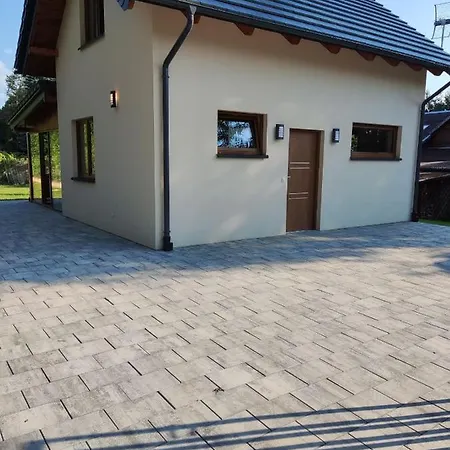 Holiday home Wakacyjny Nad Jeziorem Gowidlinskim *